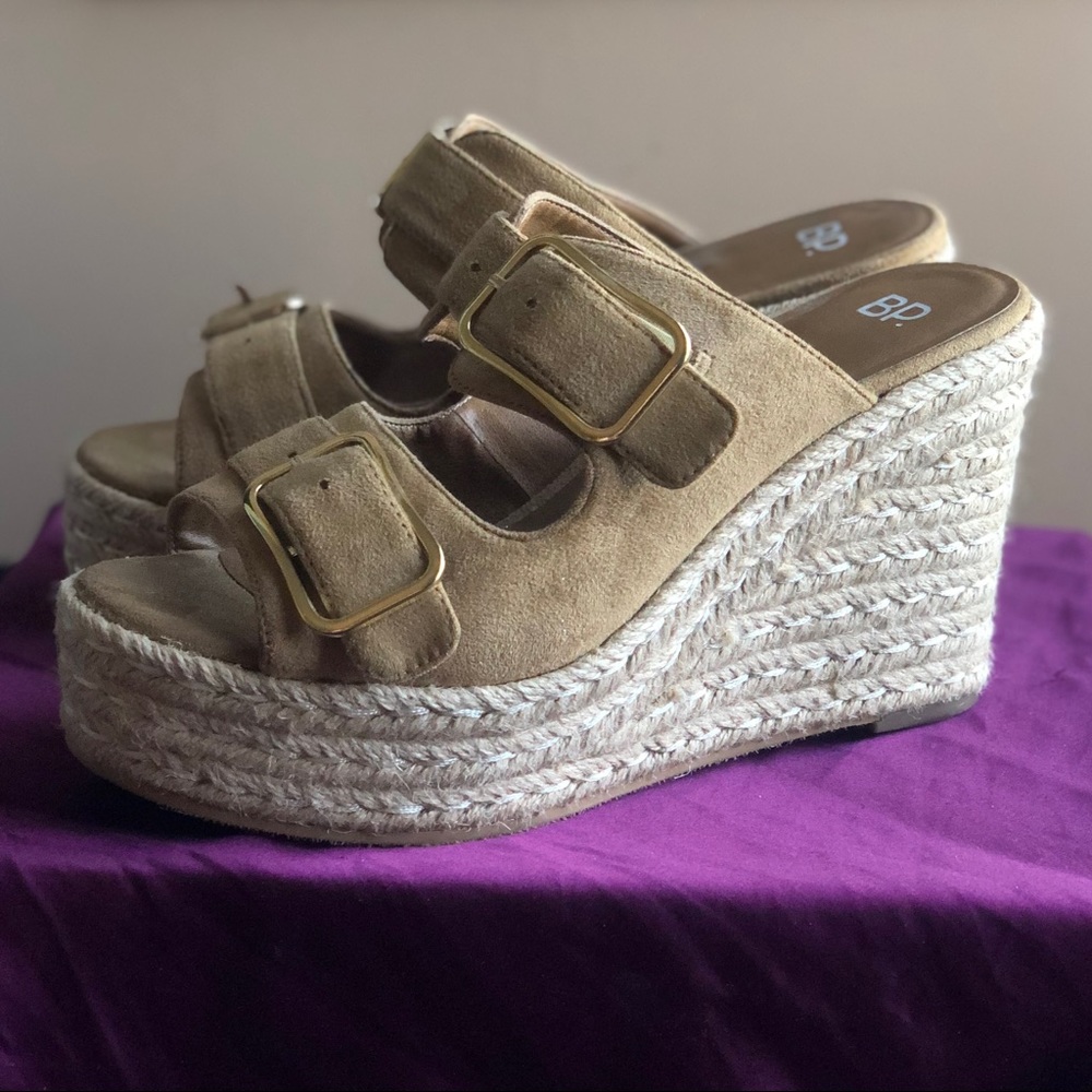 BP. WEDGE SANDALS